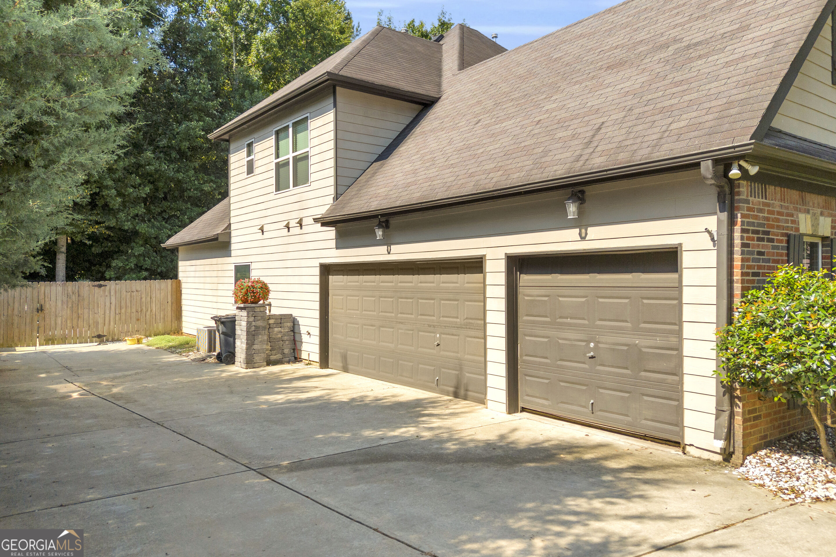 383 Spinner Drive Property Photo 6
