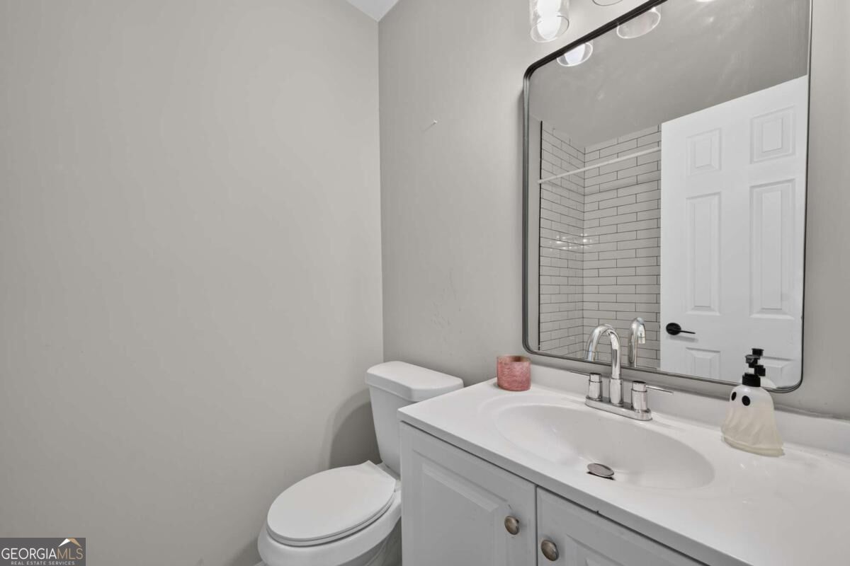 7033 Panda Lane Property Photo 14