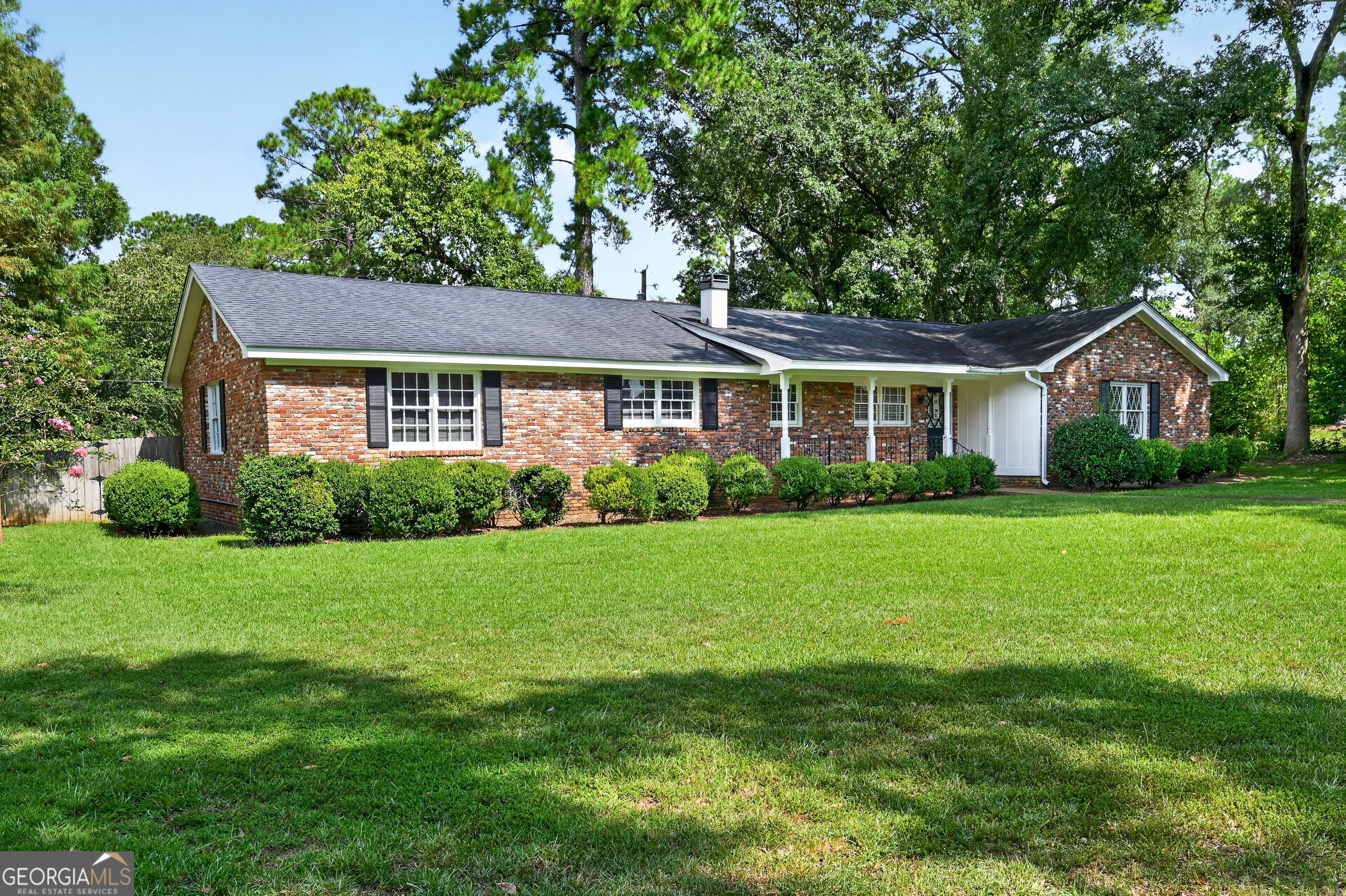 1629 Lowell Lane Property Photo 3