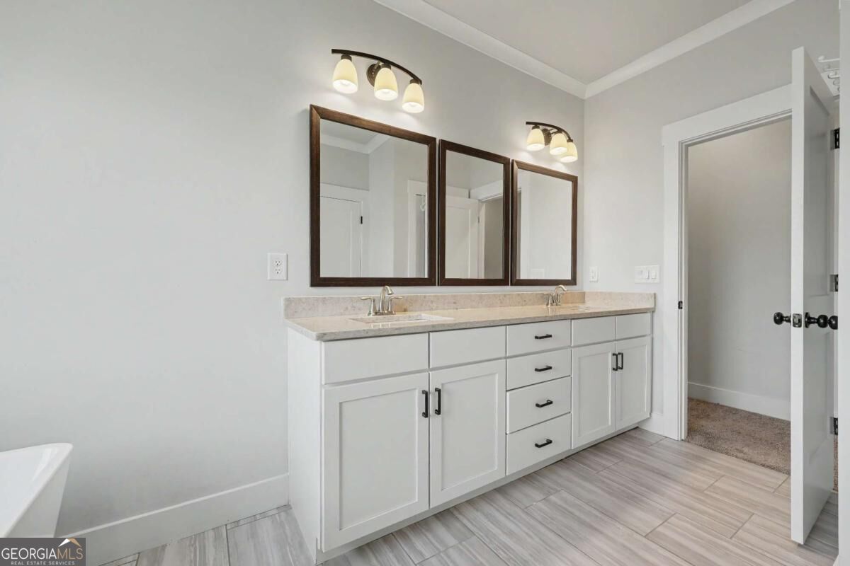 2606 Traditions Way Property Photo 24