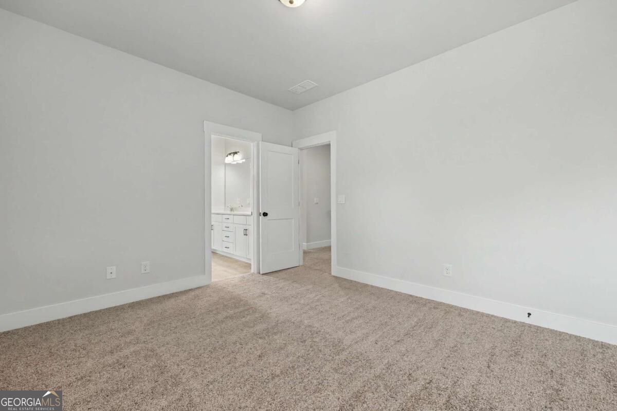 2606 Traditions Way Property Photo 29