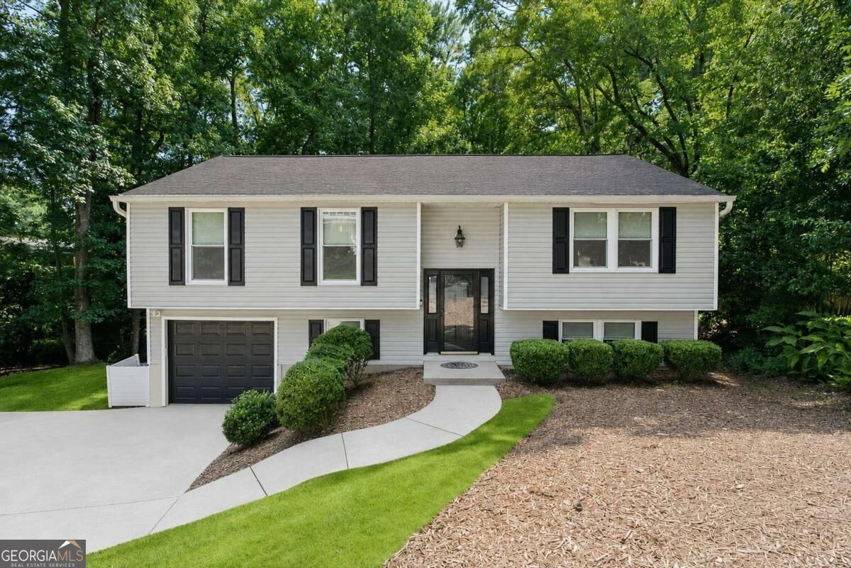9682 N Pond Circle Property Photo 1