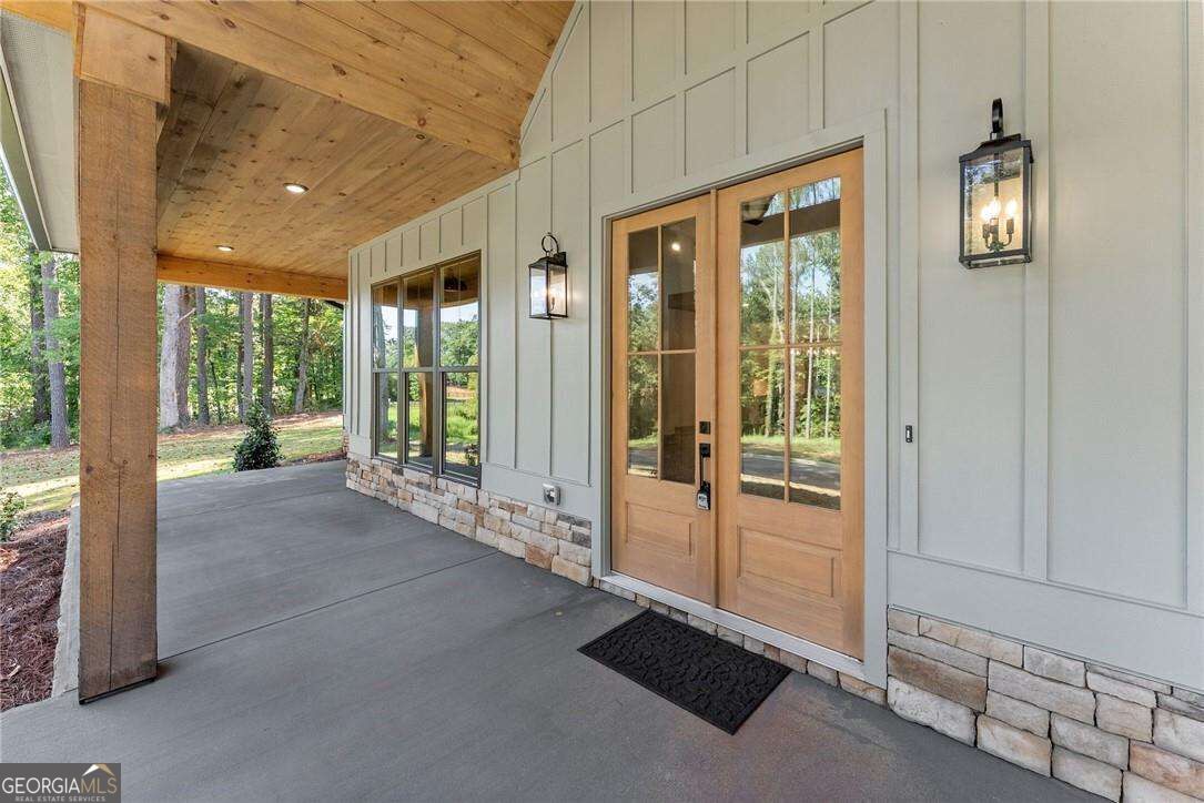 75 Lowe Lane Property Photo 4
