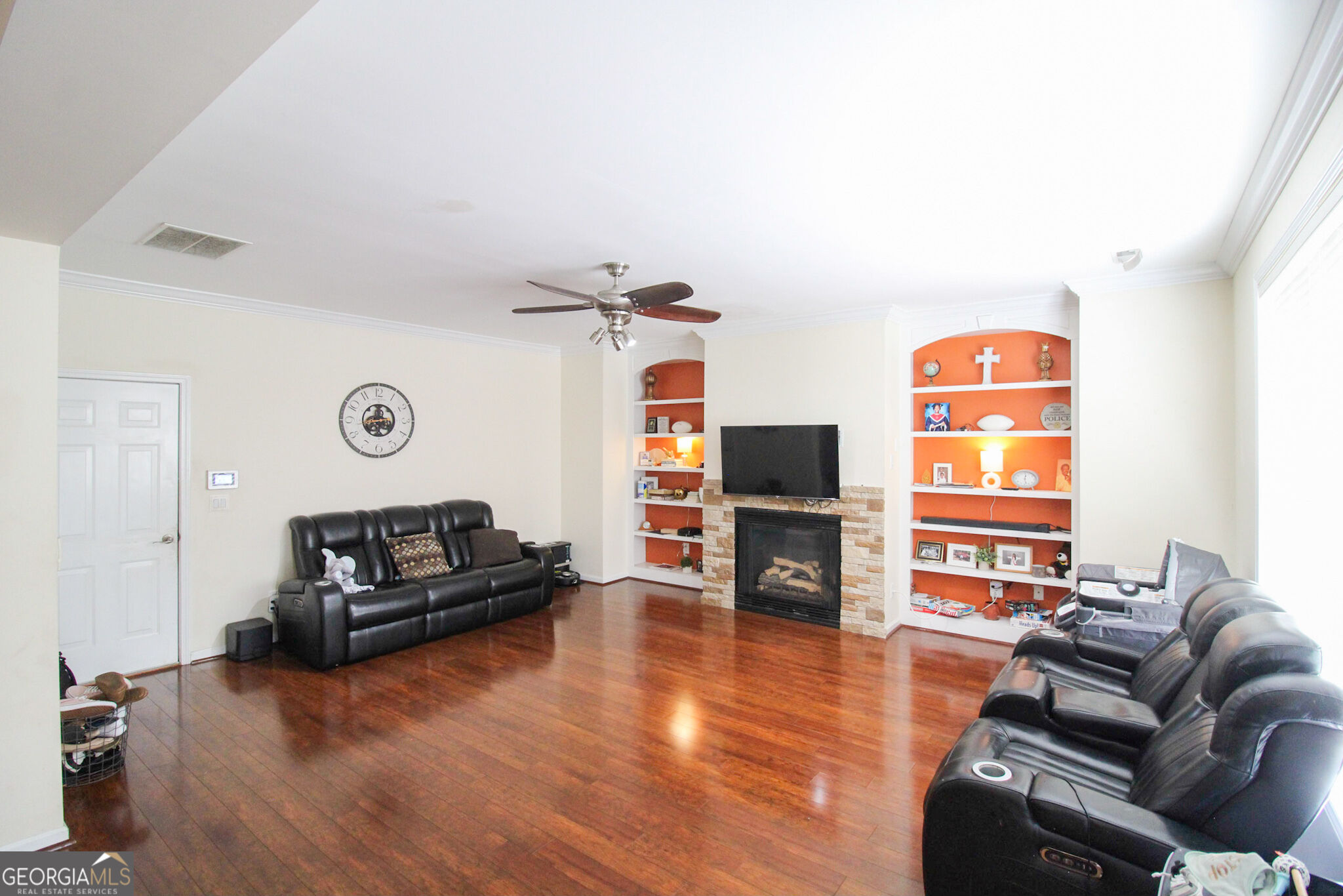 119 Village Green Circle Property Photo 8