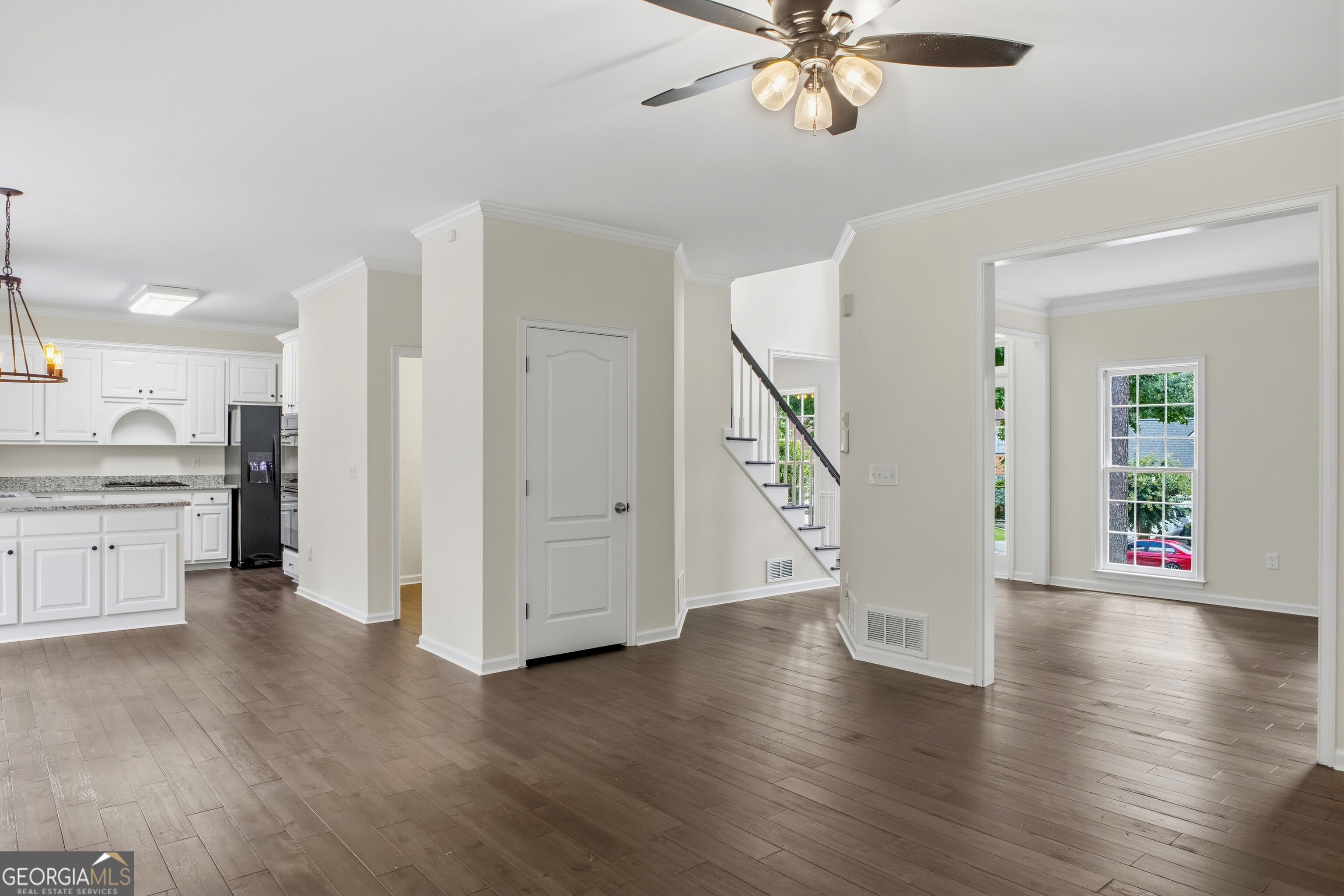 180 Shyrewood Drive Property Photo 4