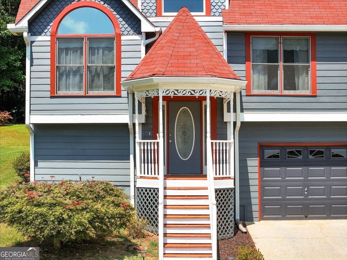 51 Chantilly Way Property Photo 4