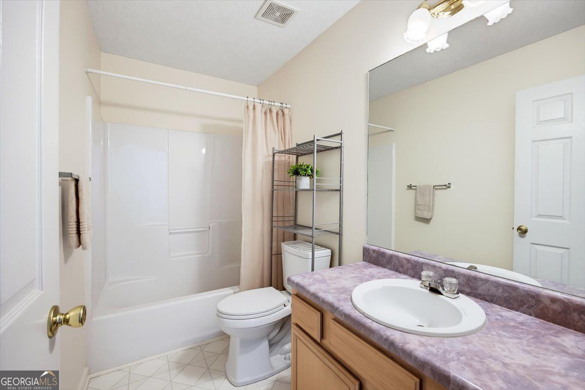 51 Chantilly Way Property Photo 16