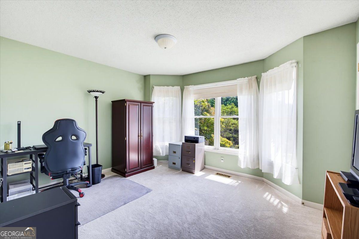 51 Chantilly Way Property Photo 17