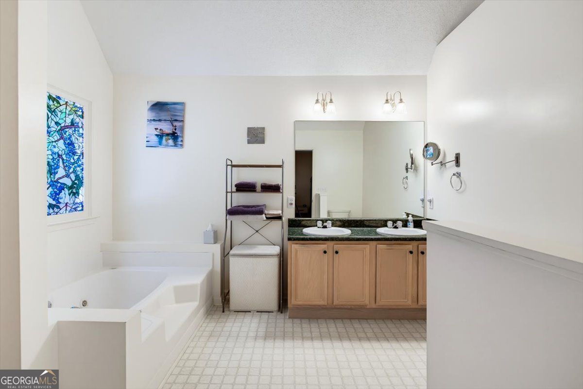 51 Chantilly Way Property Photo 19