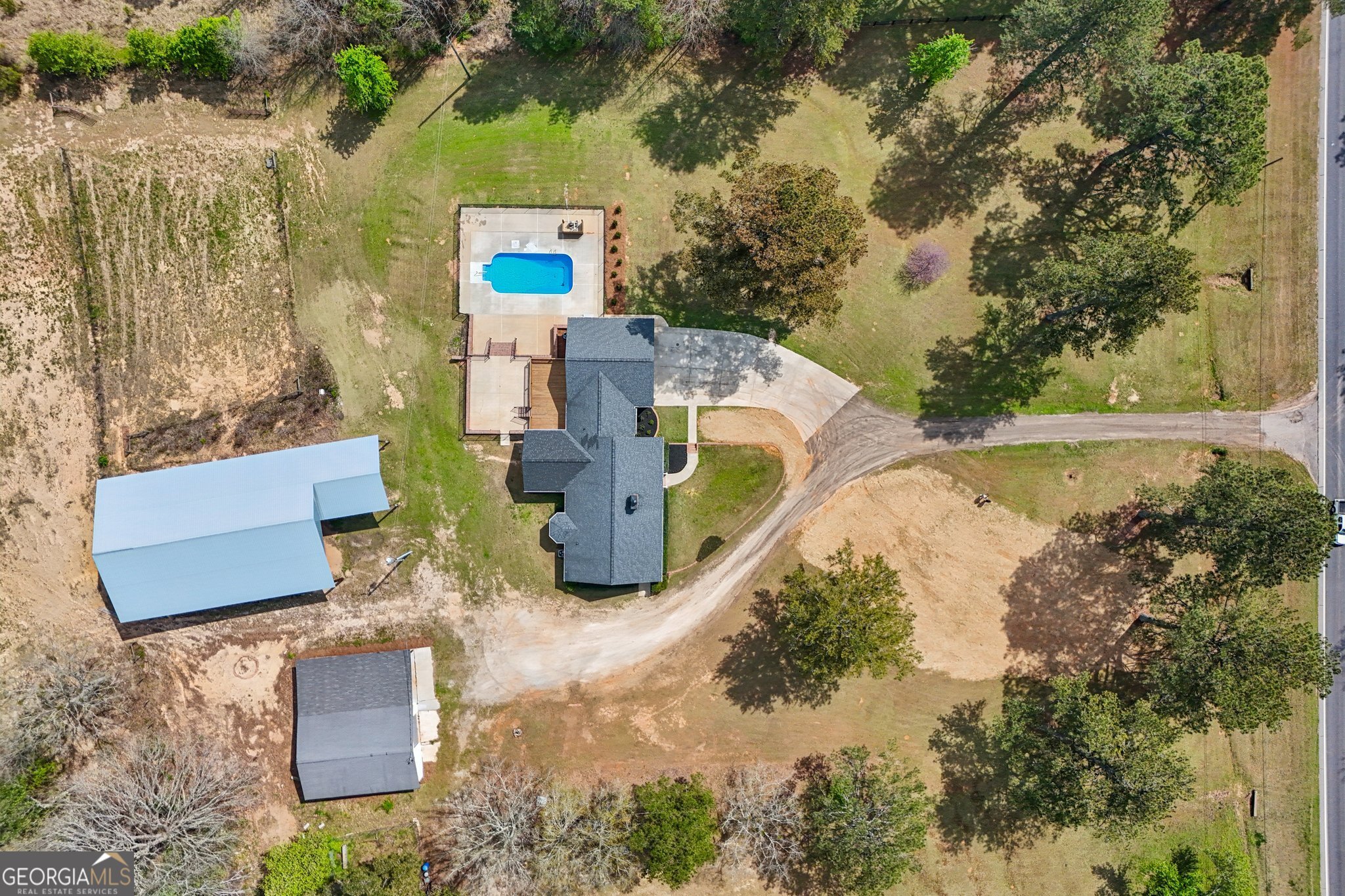 9902 Highway 16 Property Photo 4