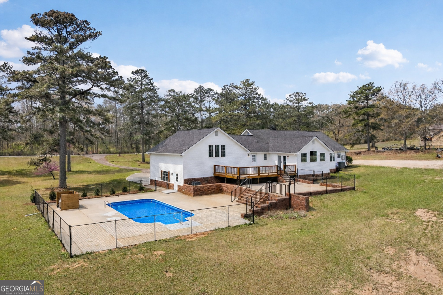 9902 Highway 16 Property Photo 22