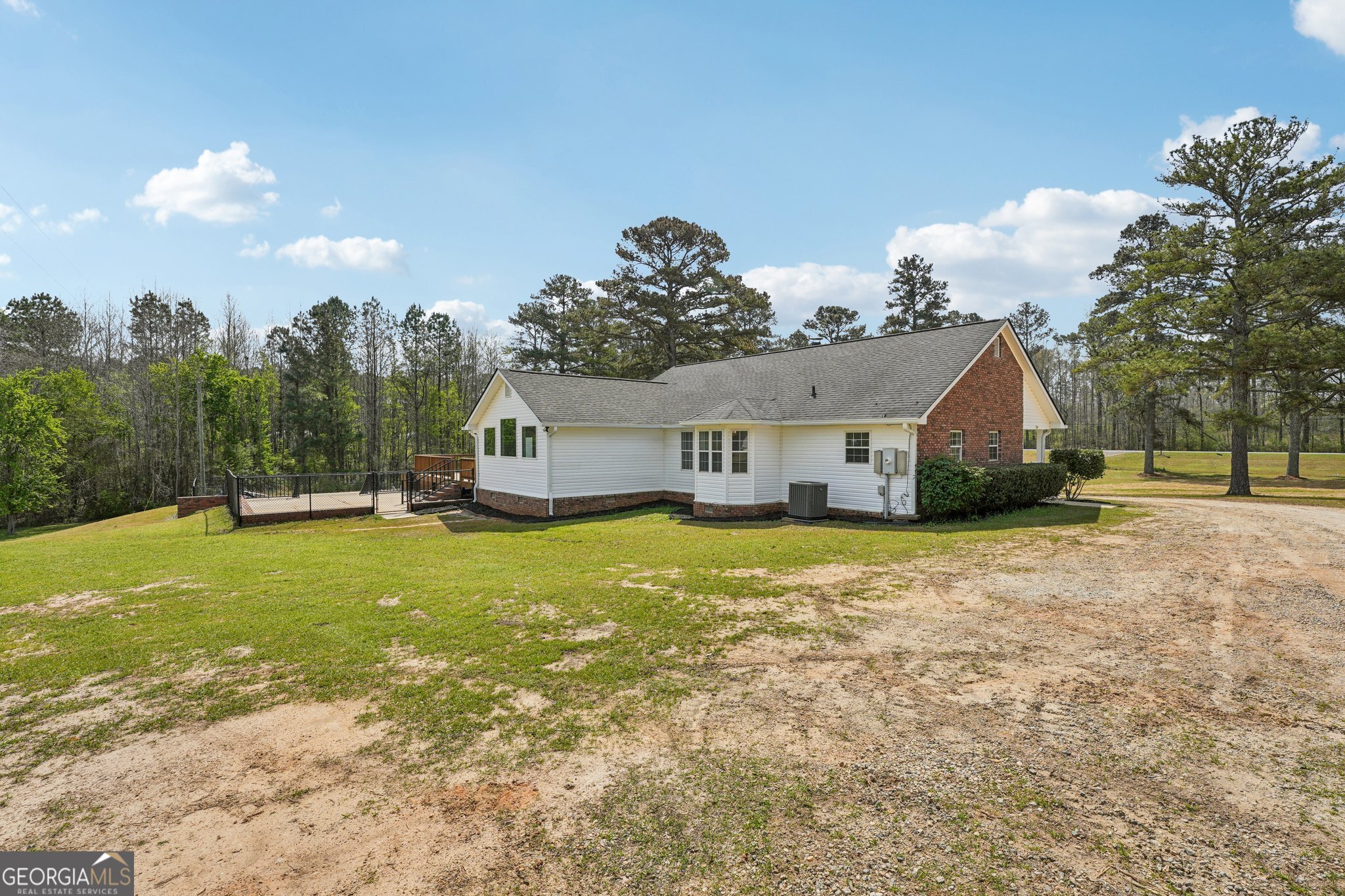 9902 Highway 16 Property Photo 85