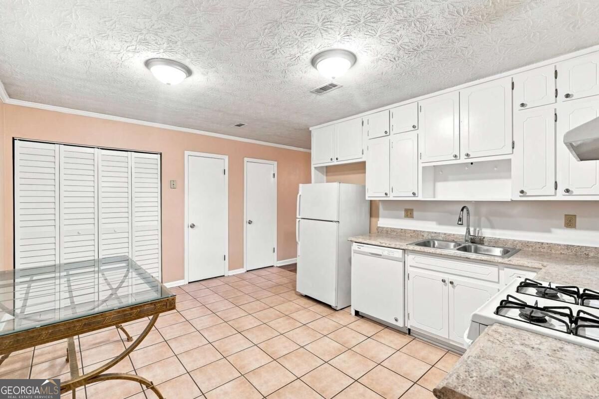 67 Rivercrest Court Property Photo 6