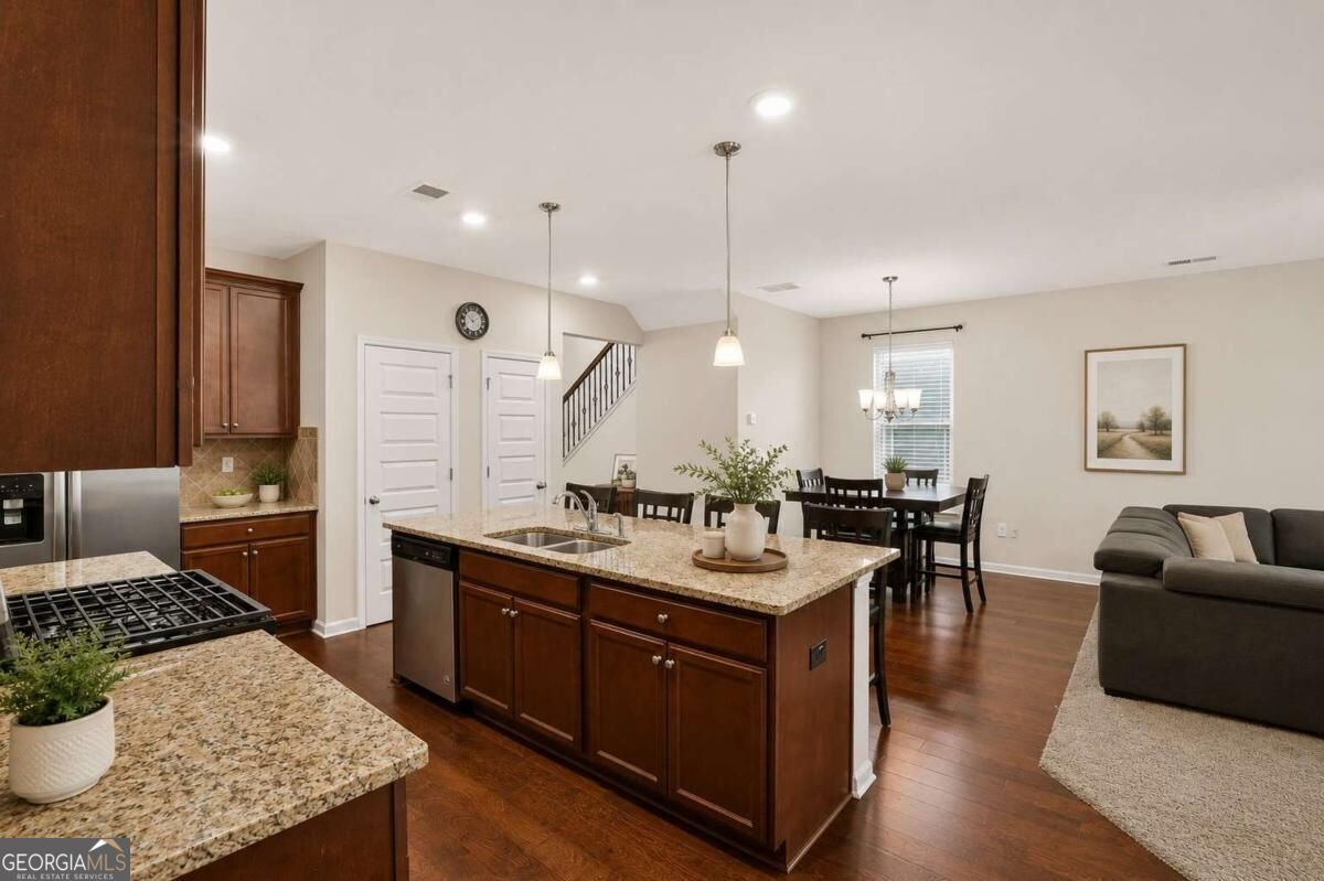 281 Emporia Loop Property Photo 10