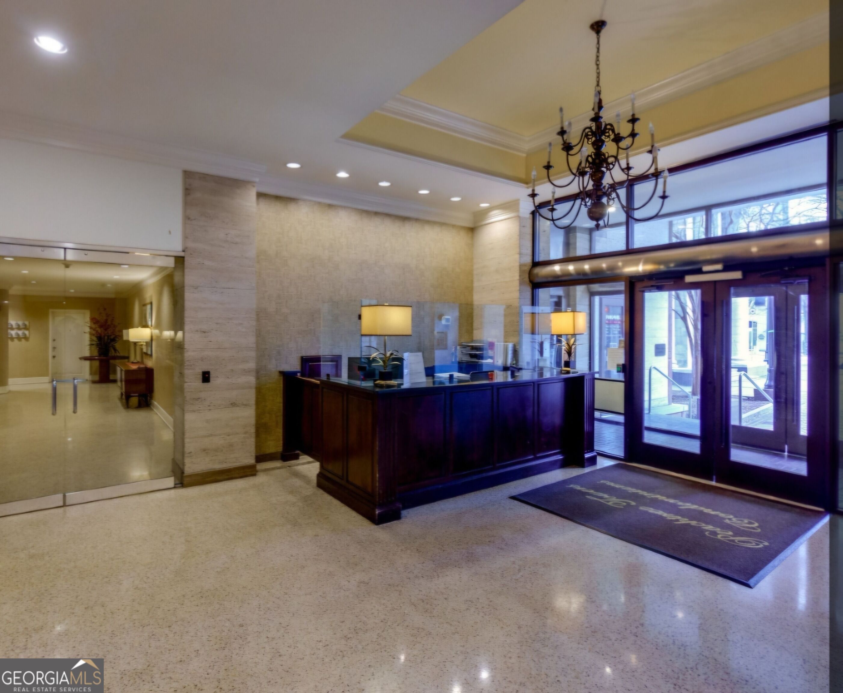 300 W Peachtree St 21 J Property Photo 1