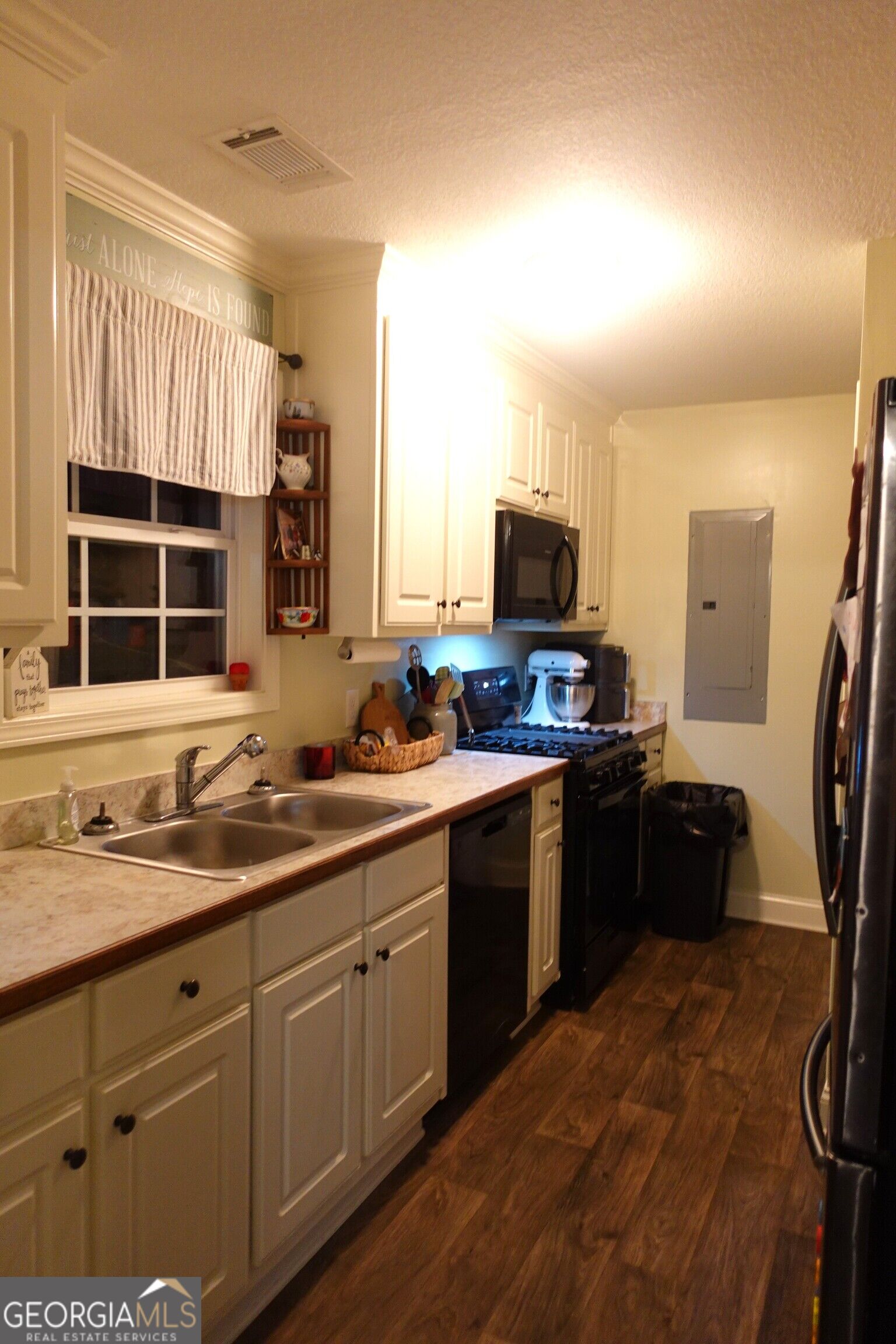 414 Harpy Eagle Drive Property Photo 11
