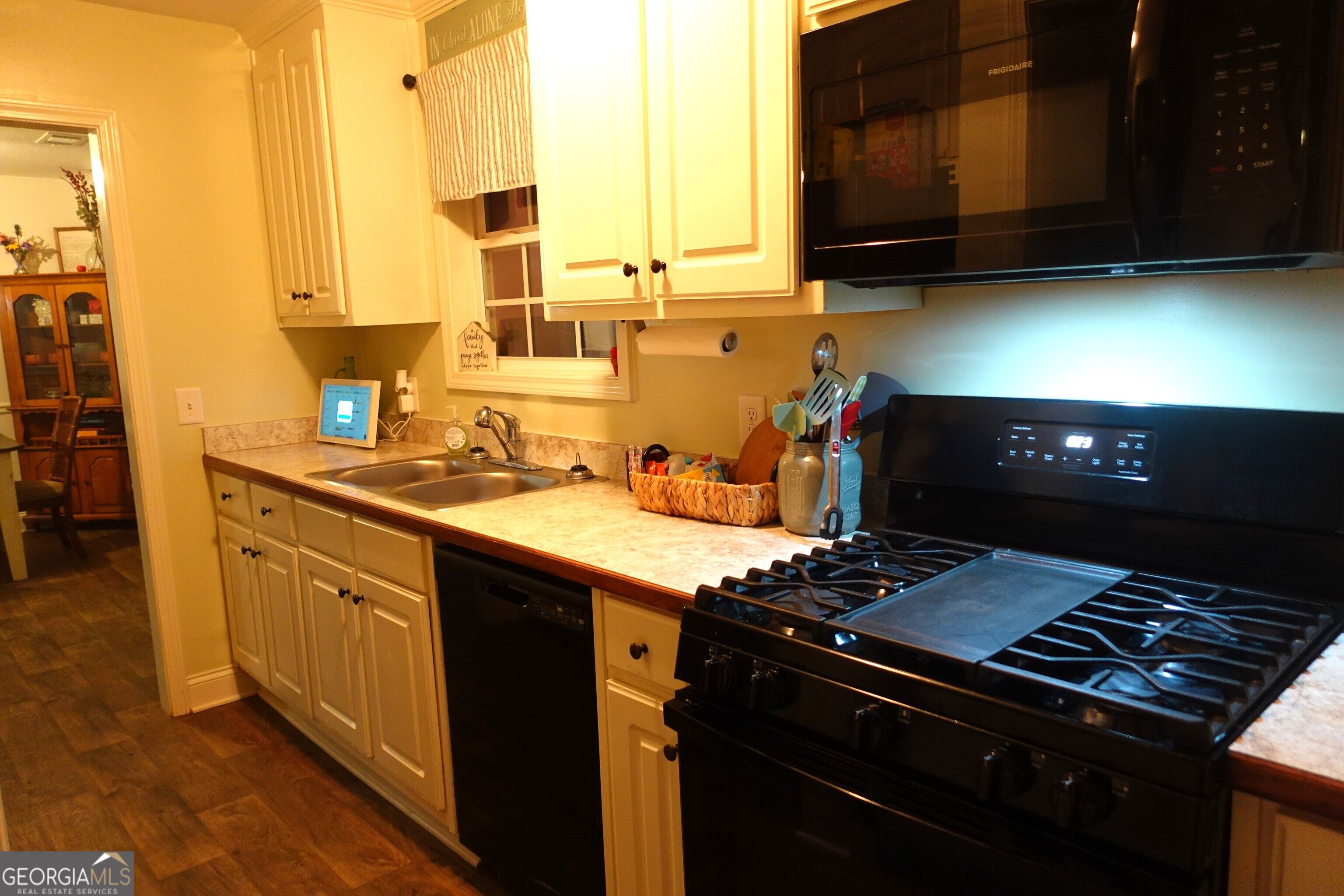414 Harpy Eagle Drive Property Photo 18