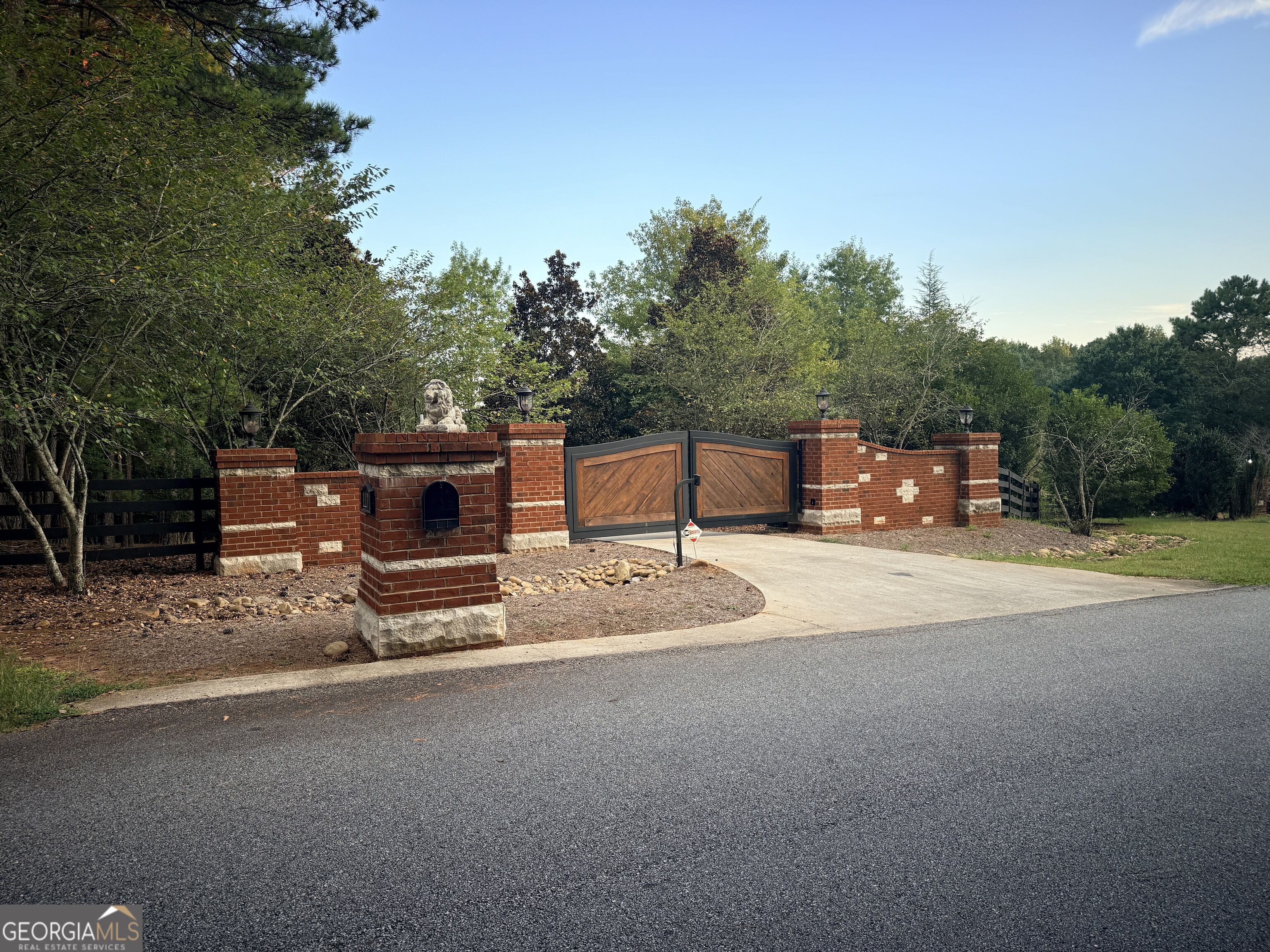 1171 River Run Property Photo 3