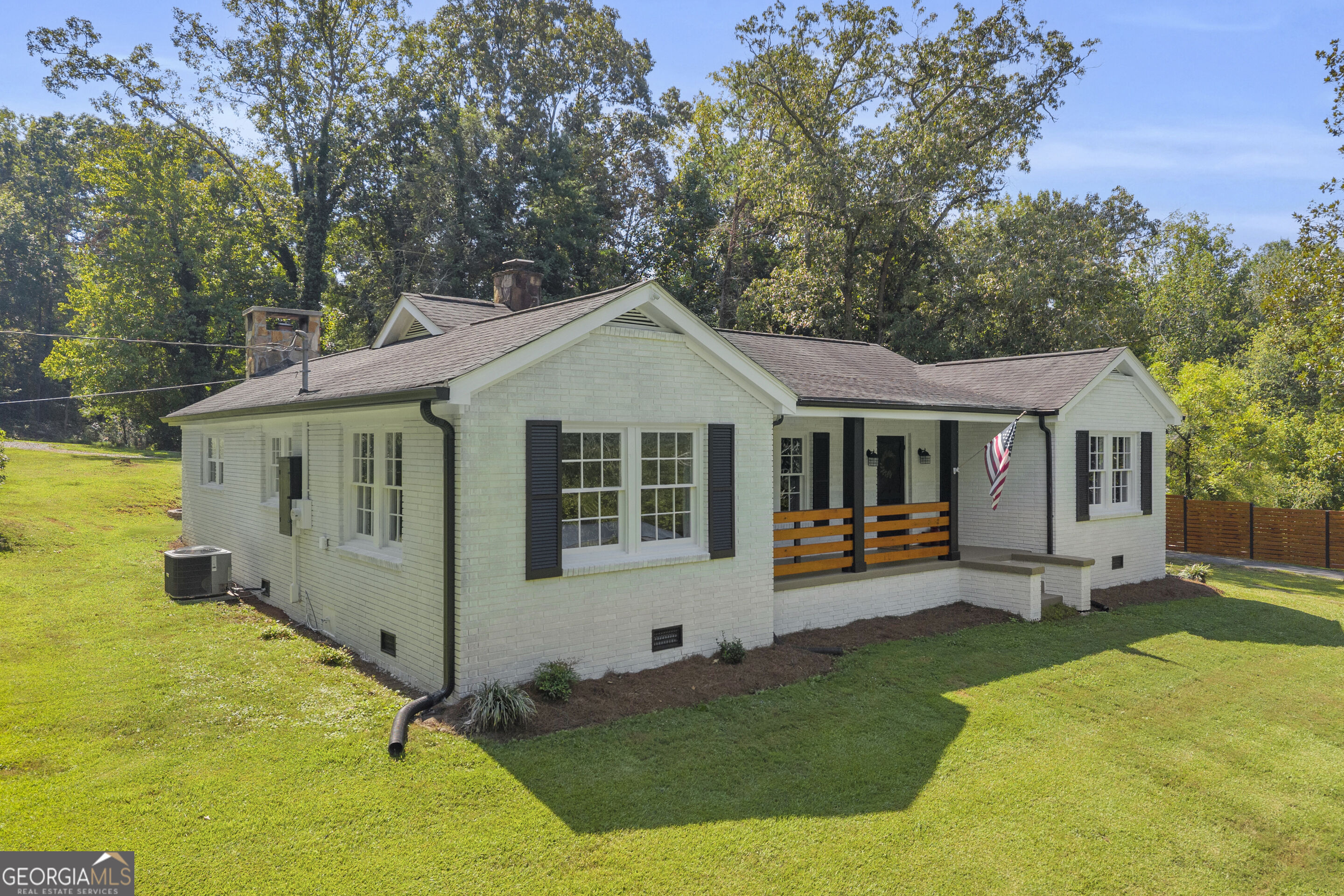 1472 Hollywood Hwy Property Photo 6