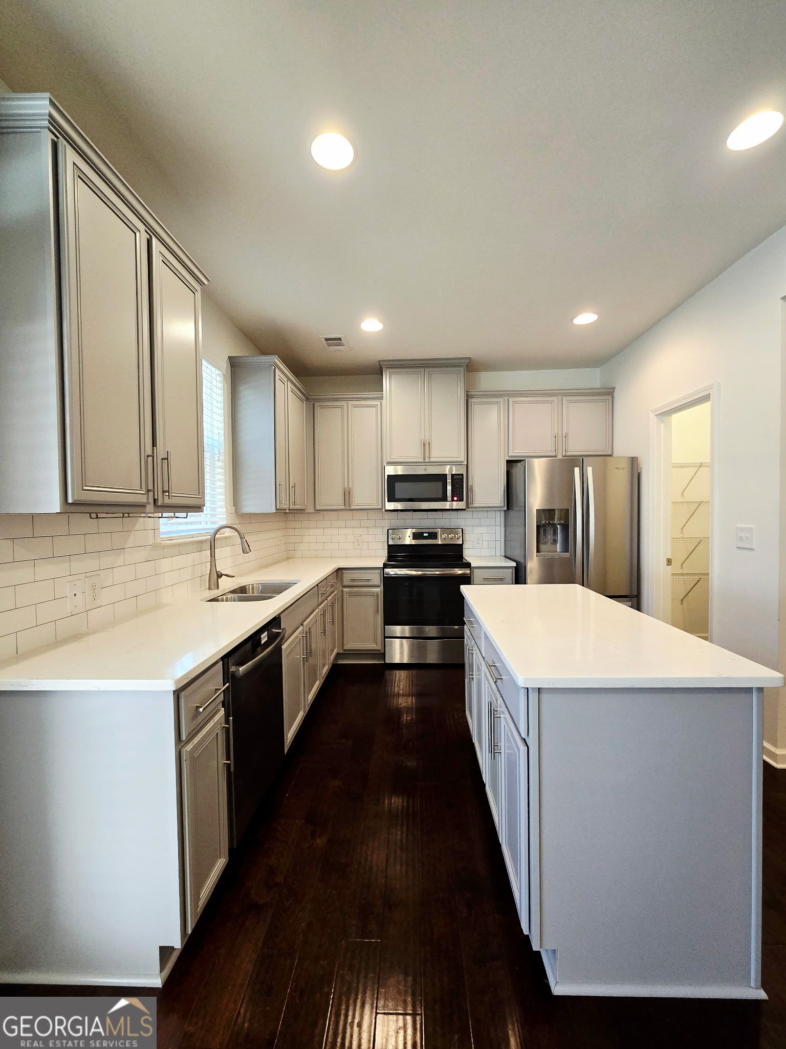 4402 Newfangle Road Property Photo 7