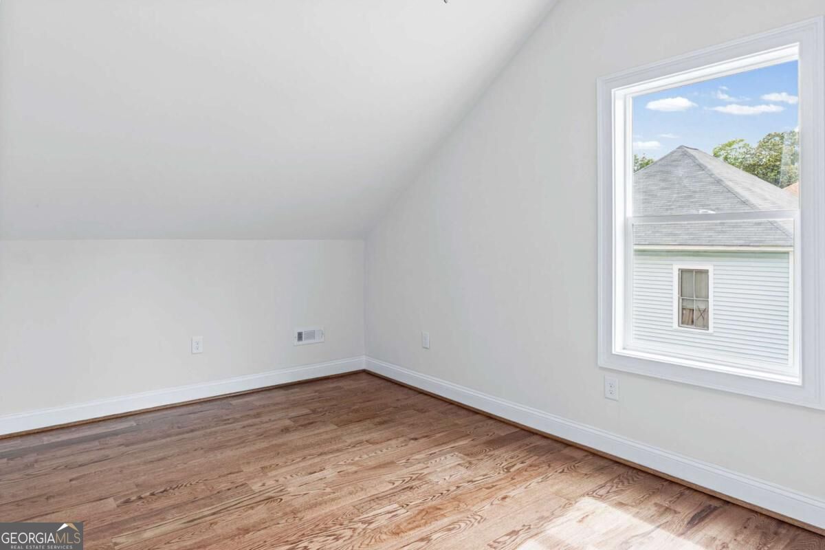 14 Salbide Avenue Property Photo 34
