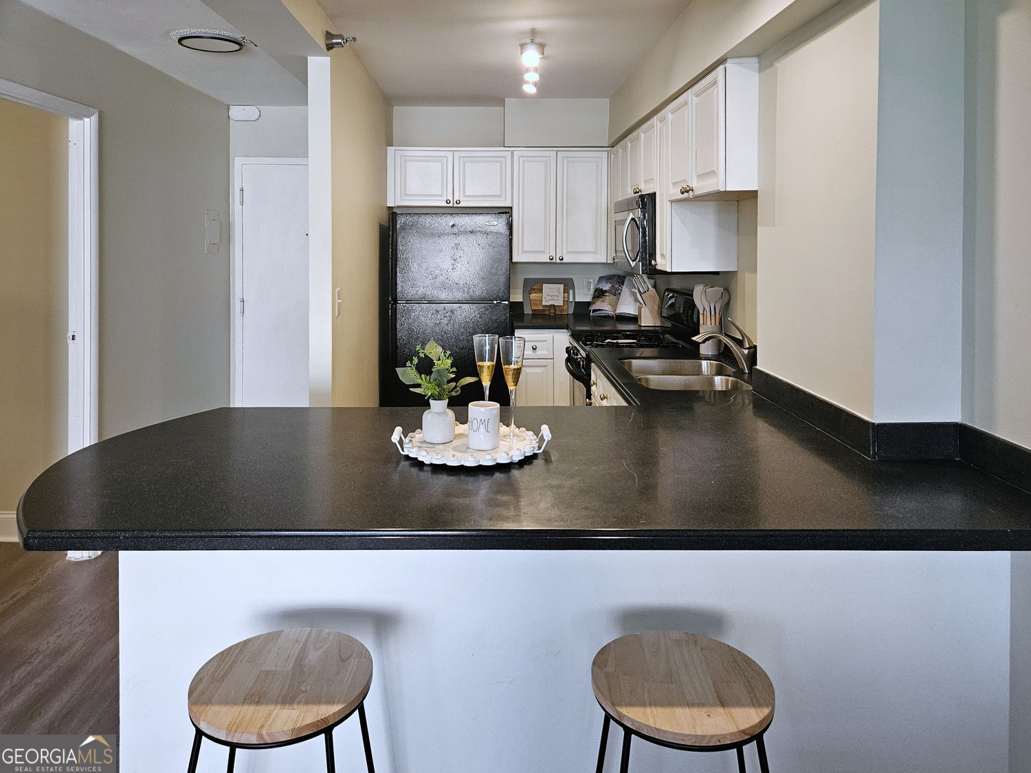 2479 Peachtree Road Ne # 611 Property Photo 4