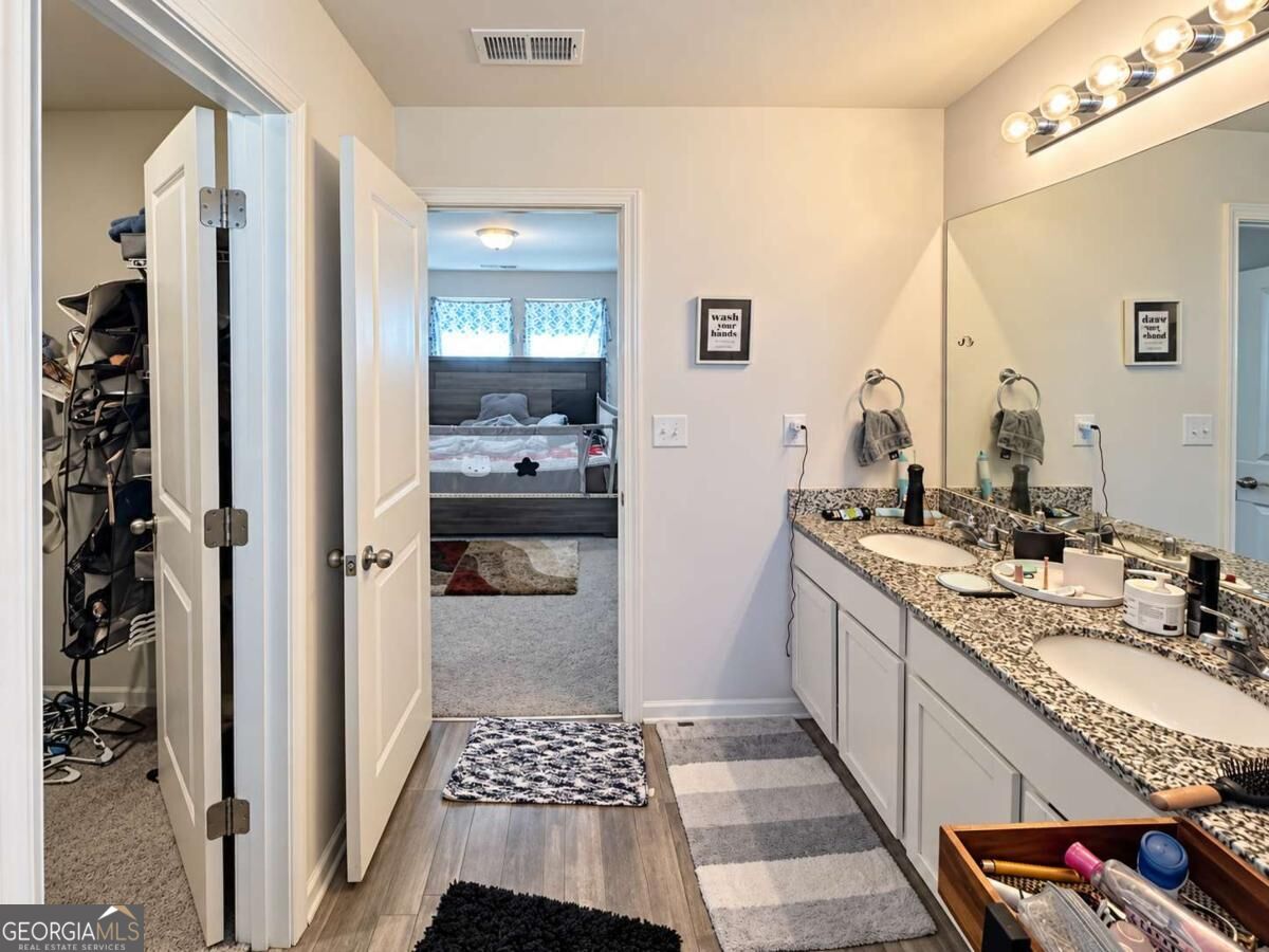 51 Oxford Lane Property Photo 22