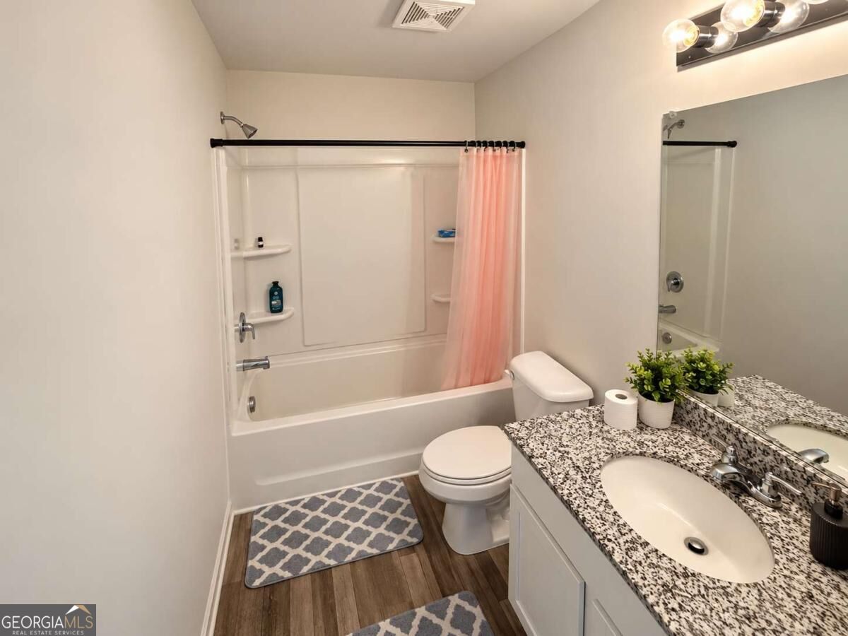 51 Oxford Lane Property Photo 25