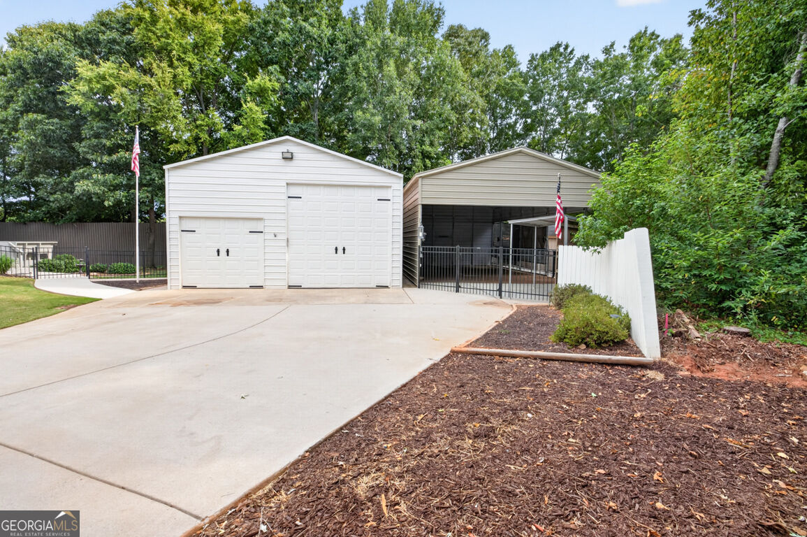 82 Flintstone Road Property Photo 5