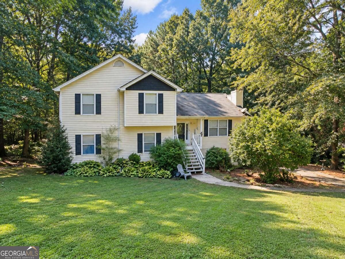 138 Mountain Oaks Drive Property Photo 3