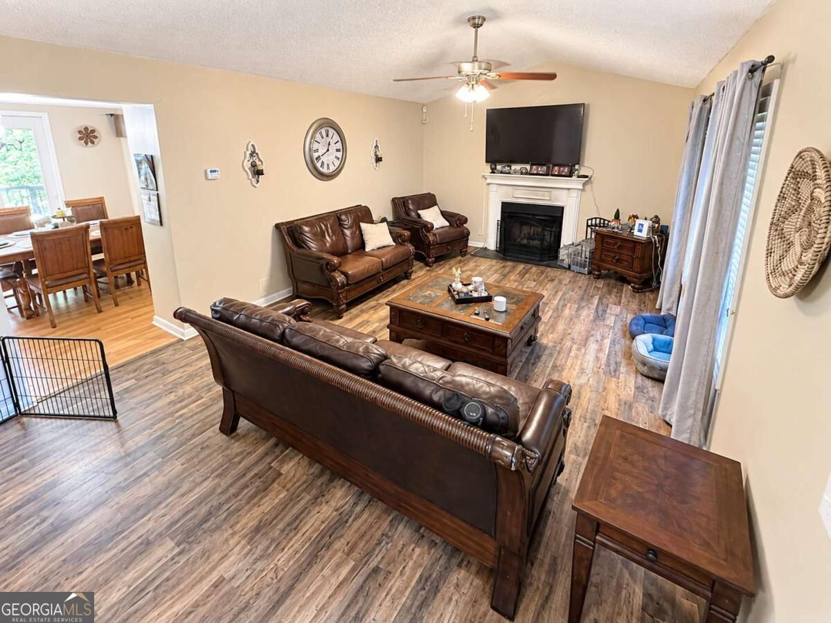138 Mountain Oaks Drive Property Photo 12