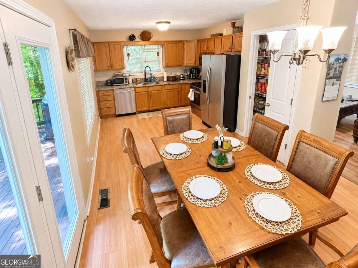 138 Mountain Oaks Drive Property Photo 13