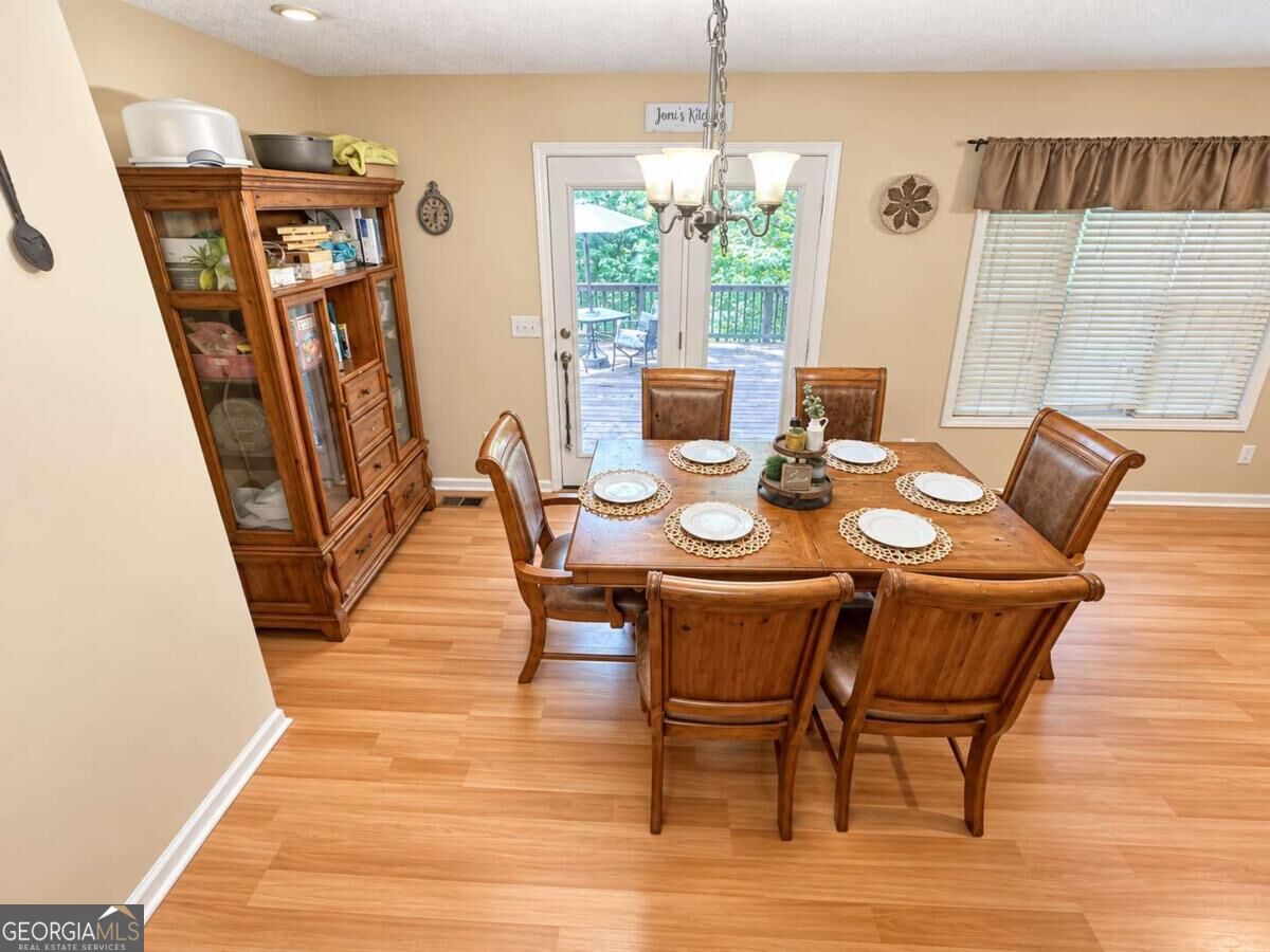 138 Mountain Oaks Drive Property Photo 14