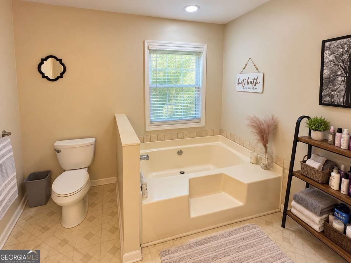 138 Mountain Oaks Drive Property Photo 24