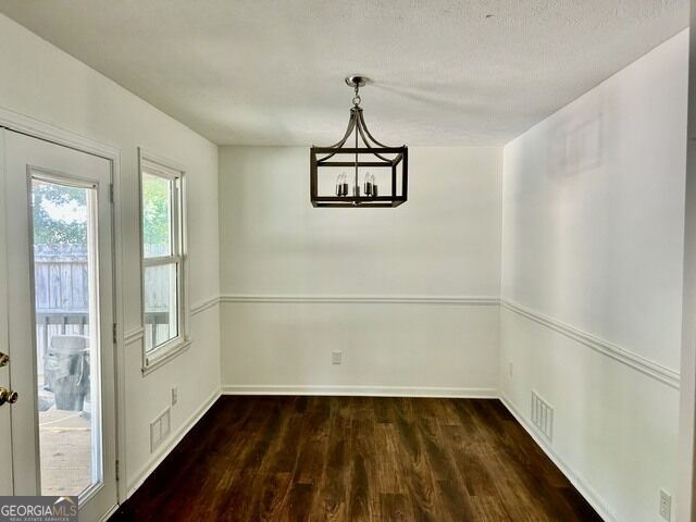 611a Seminole Drive Property Photo 2