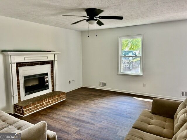 611a Seminole Drive Property Photo 3