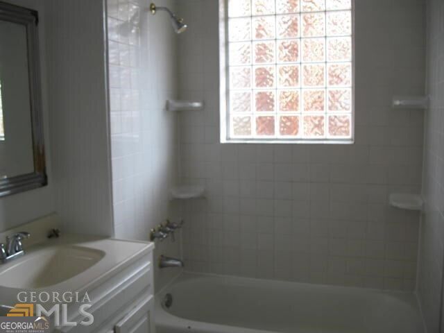 15 Oak Street Ne Property Photo 9
