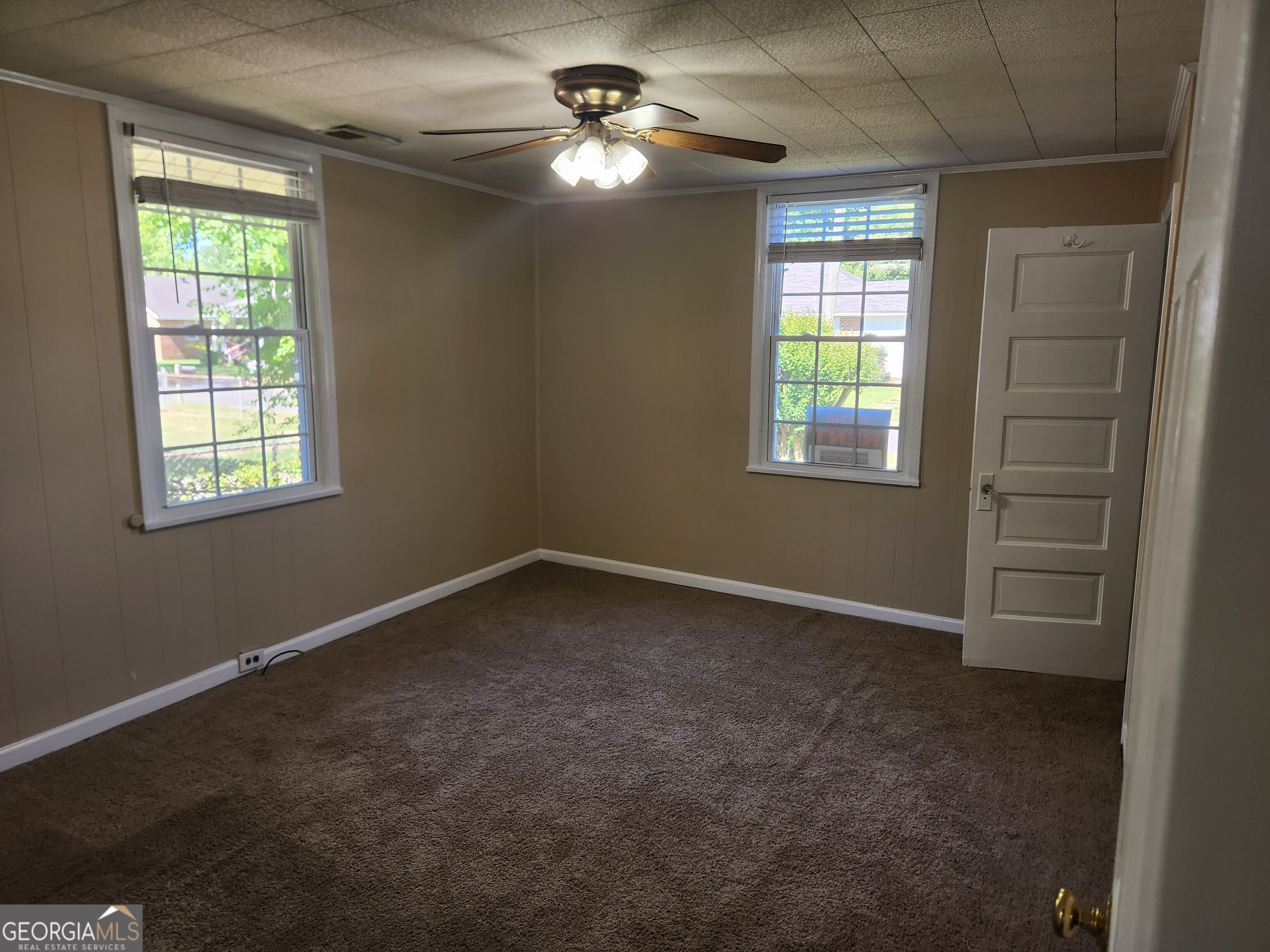 15 Oak Street Ne Property Photo 16