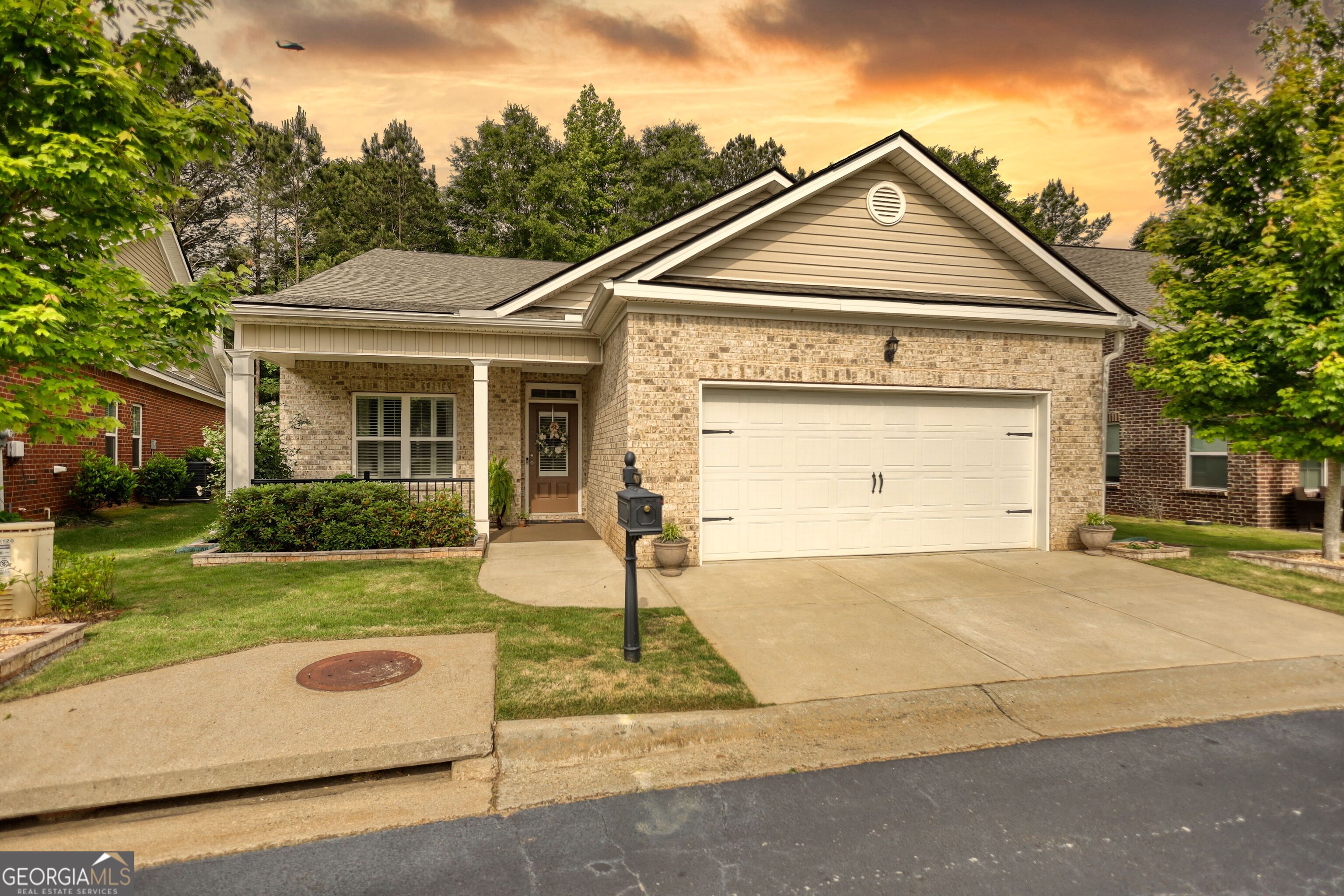 9120 Leverett Circle Property Photo 1