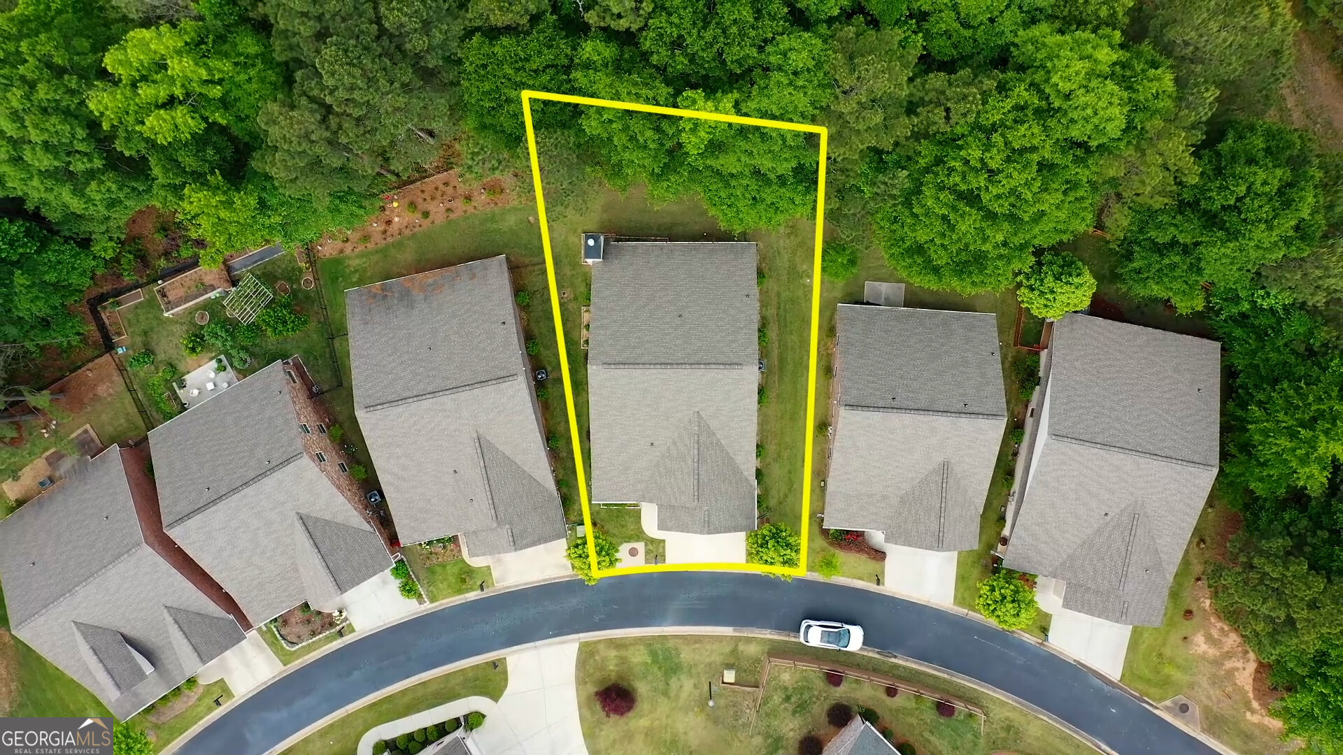 9120 Leverett Circle Property Photo 2
