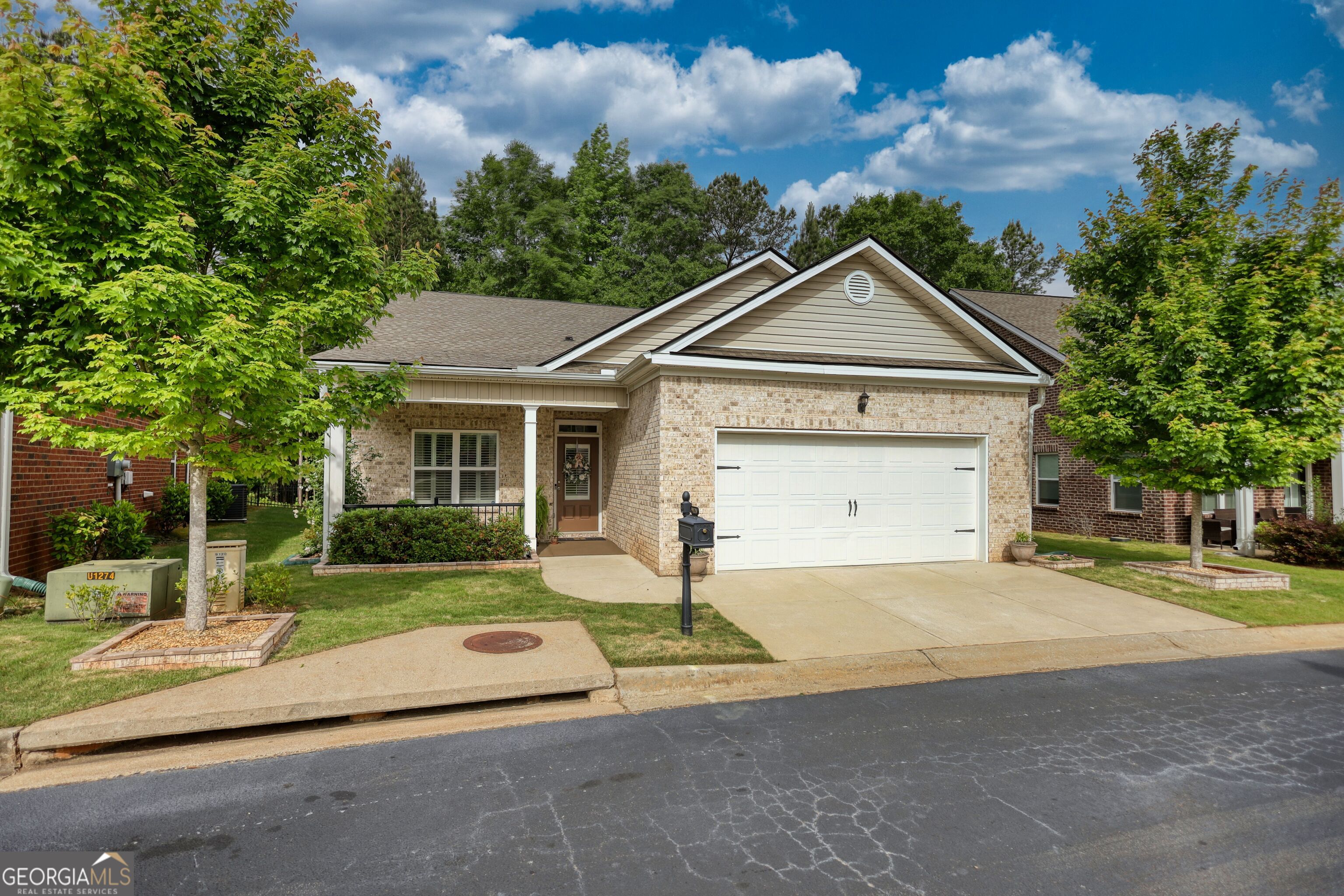 9120 Leverett Circle Property Photo 4