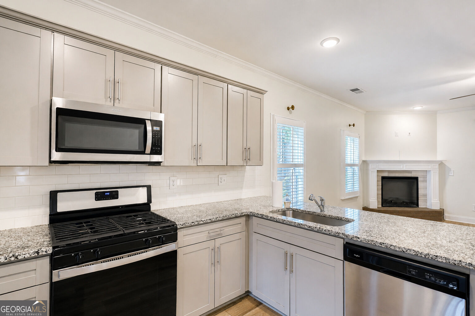 9120 Leverett Circle Property Photo 16