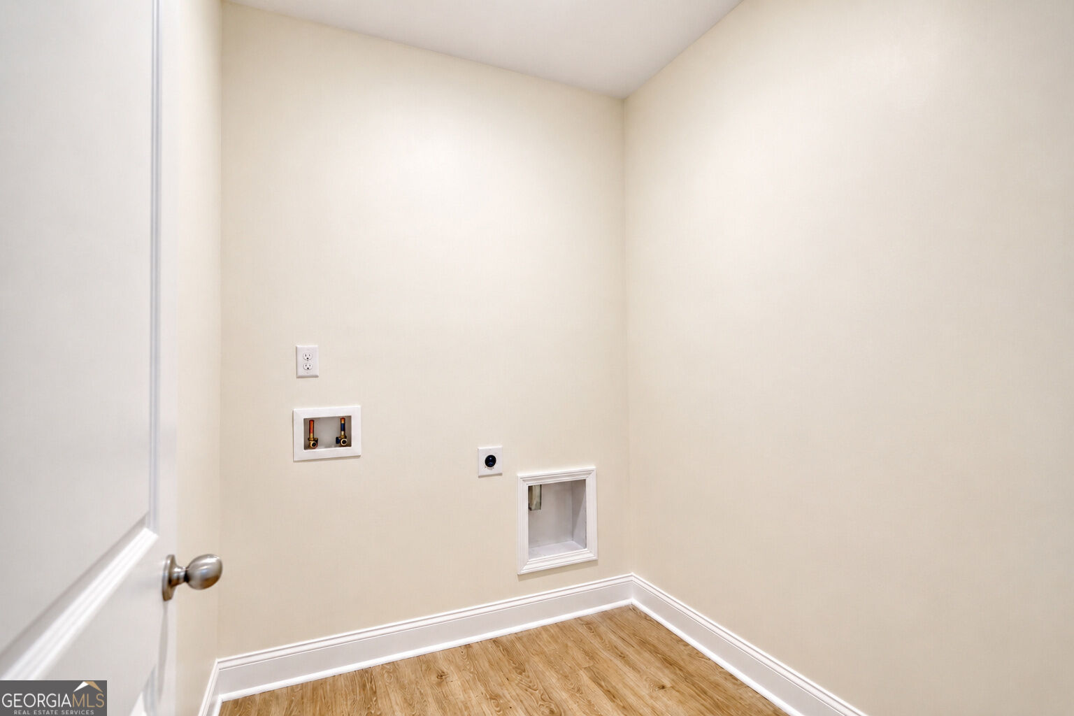 9120 Leverett Circle Property Photo 18