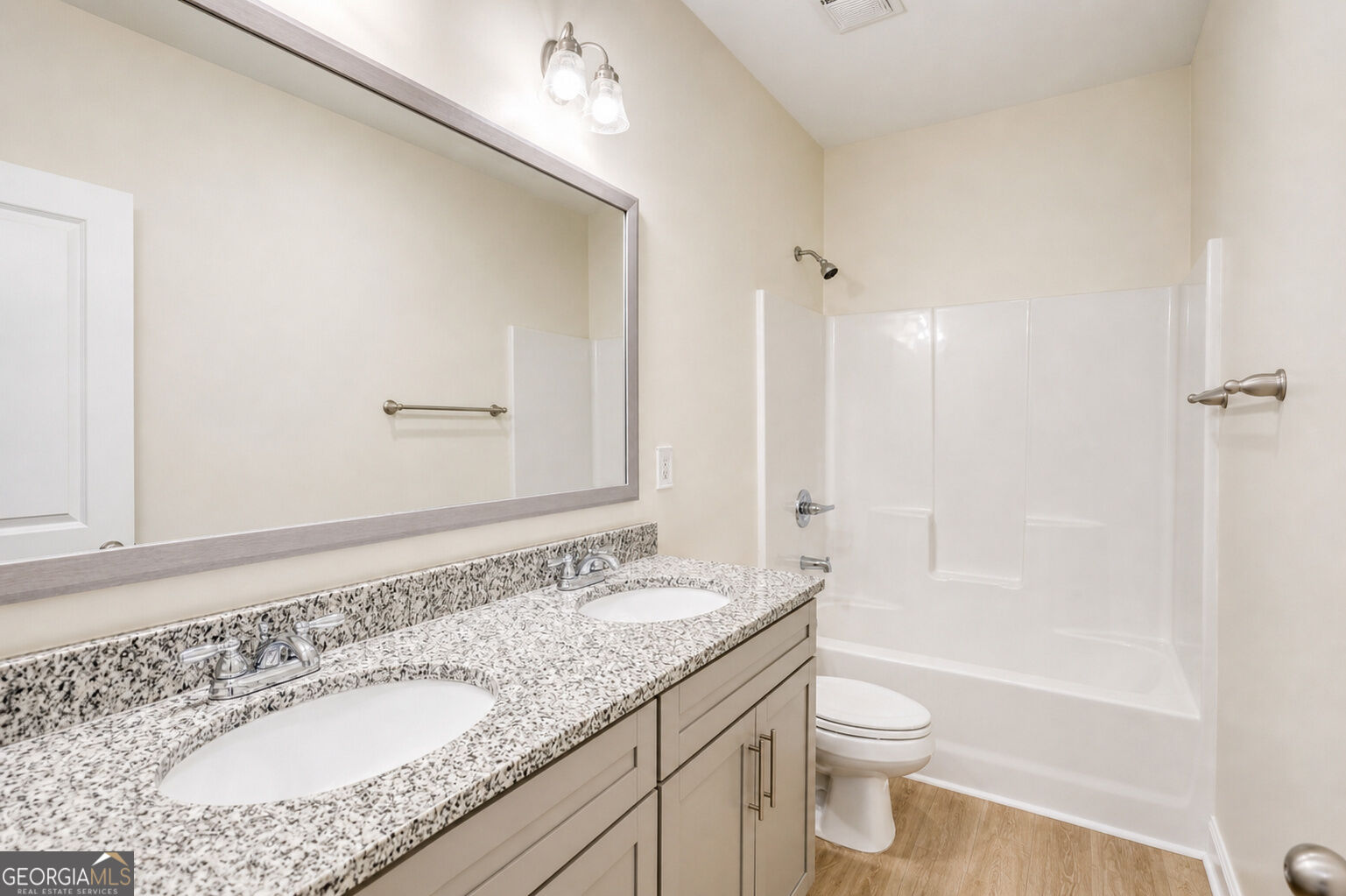 9120 Leverett Circle Property Photo 22