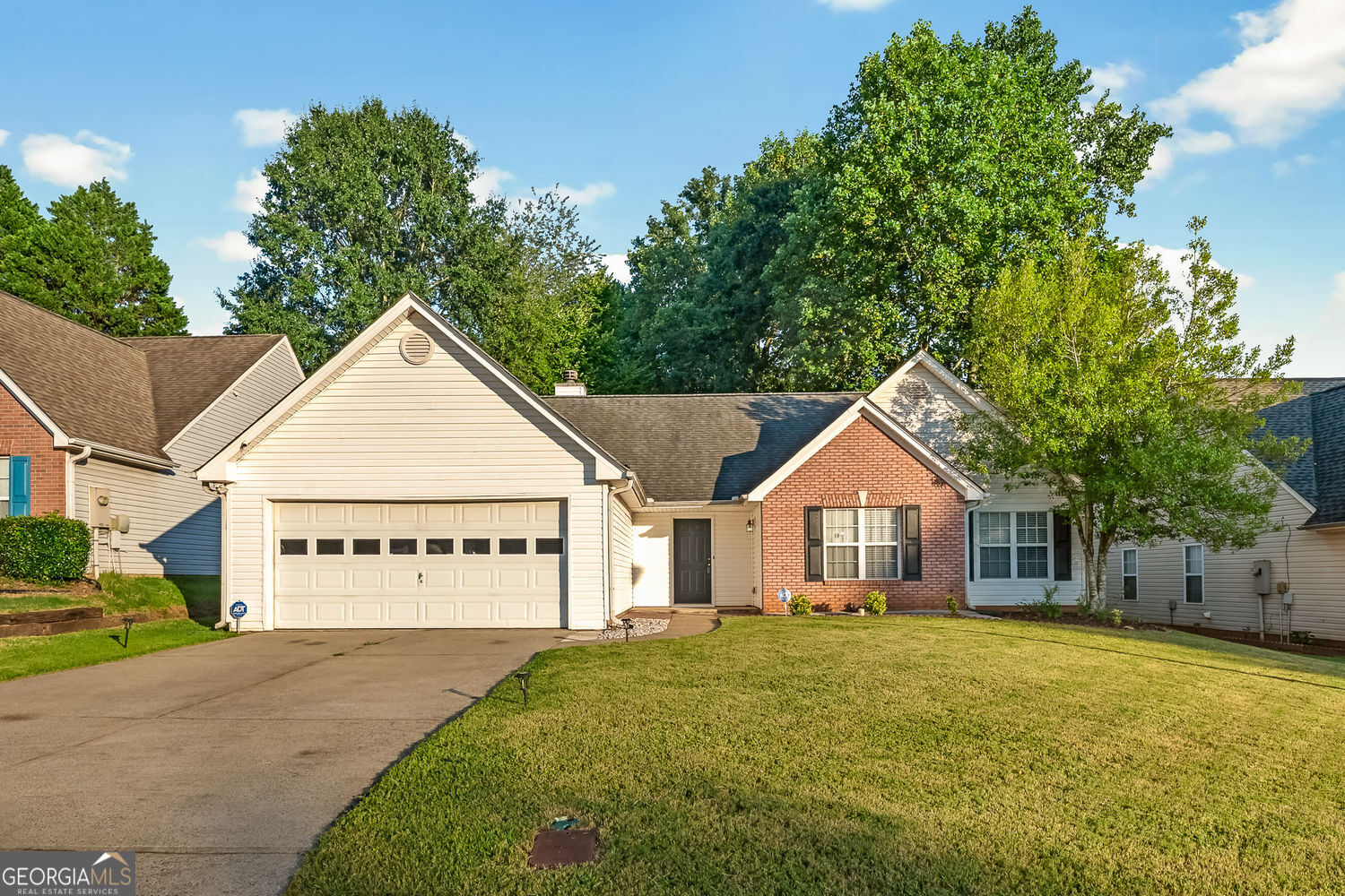 2260 Carlysle Cove Drive Property Photo 1