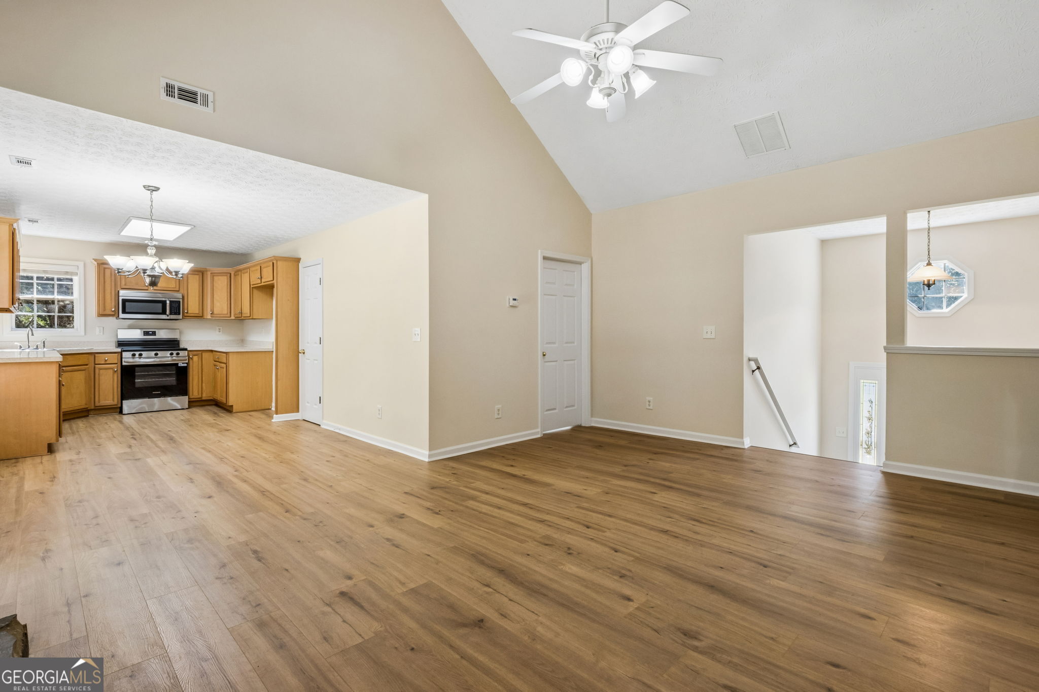 208 Albert Lane Property Photo 11