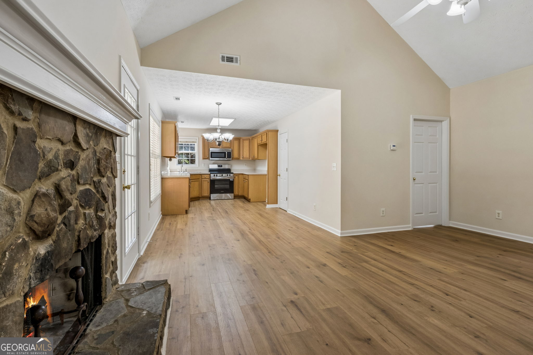 208 Albert Lane Property Photo 12