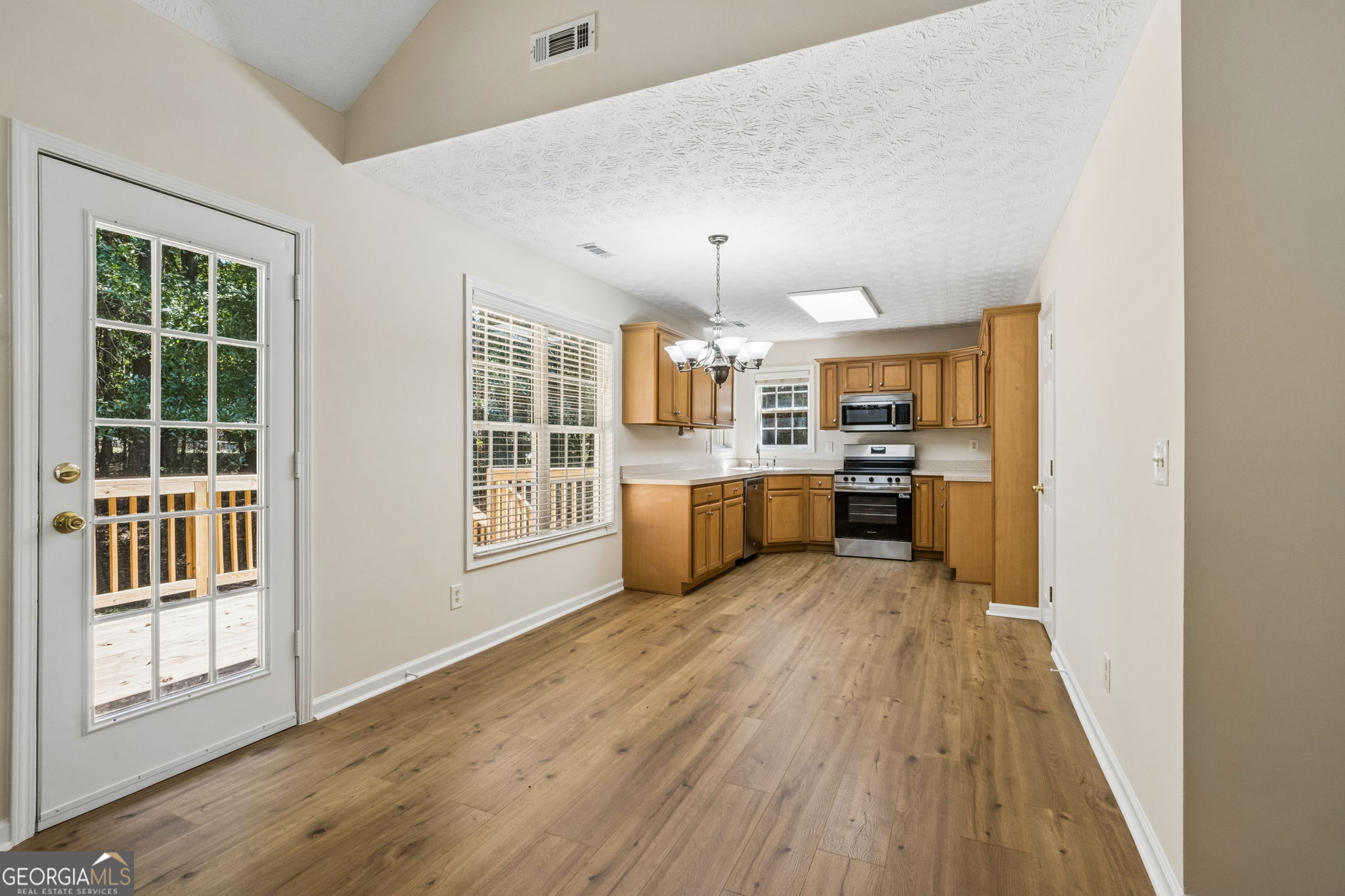 208 Albert Lane Property Photo 17