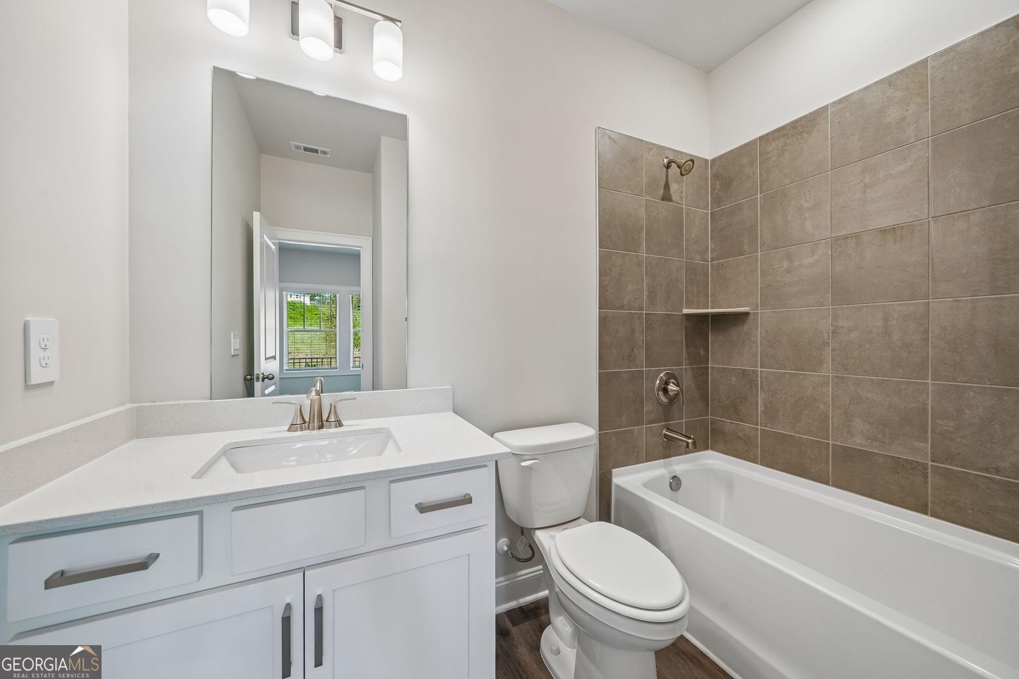 2217 Melville Way Property Photo 16