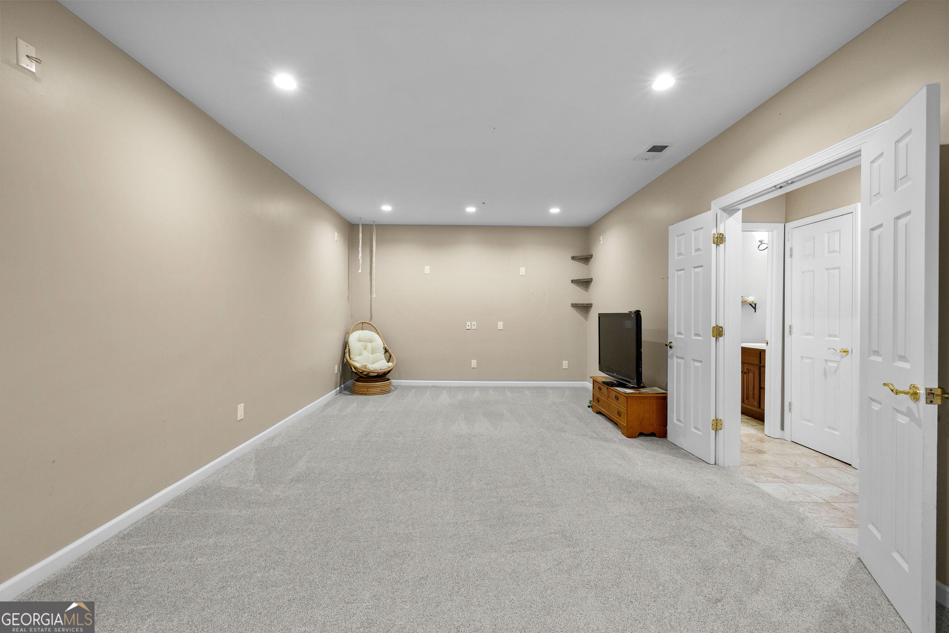 23 Woodshire Property Photo 41
